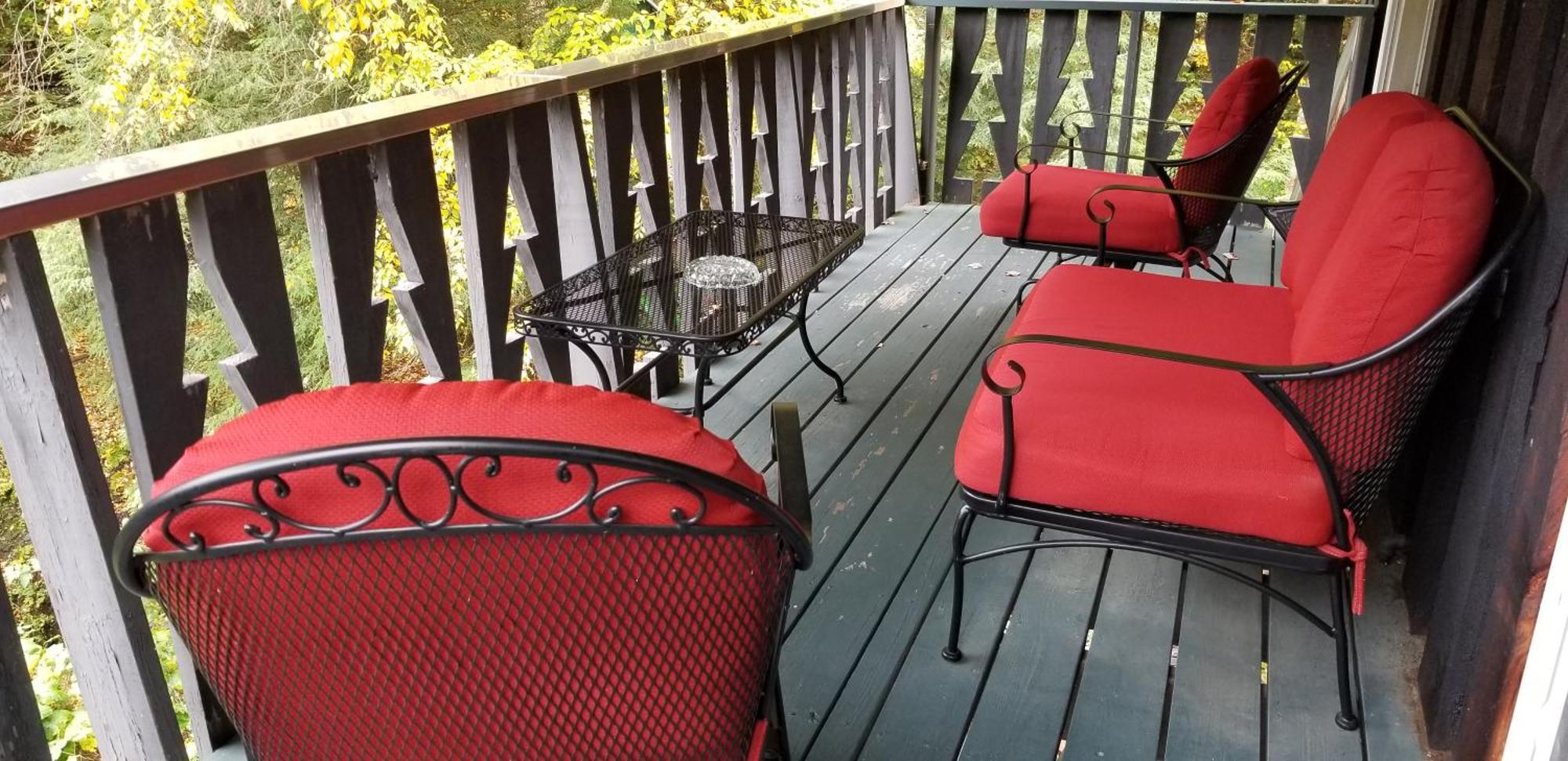 Whisperin' Pines Chalet Cooperstown Rum bild